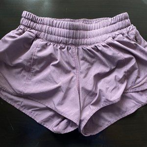 Lululemon Hotty Hot Short II 2.5"